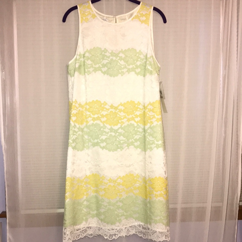 Maggy London “Mint Combo” Shift Dress